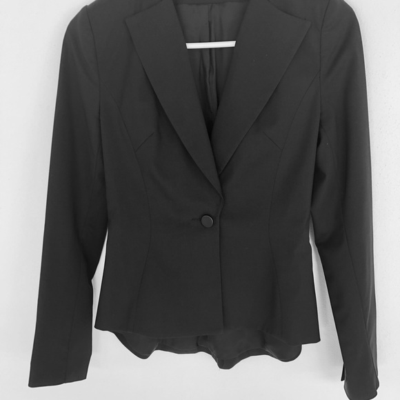 Structured Black Single-Button Tailored Blazer. Size 0 - Picture 13 of 14